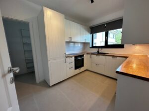 Pepas-Residence-Kitchen