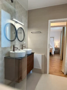 Master Bathroom Pepas Residence